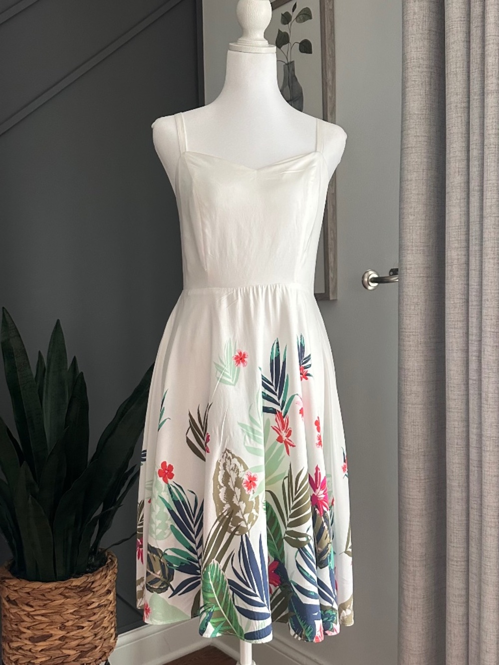 Old Navy Coastal Boho Cami White Floral Dress Size Medium